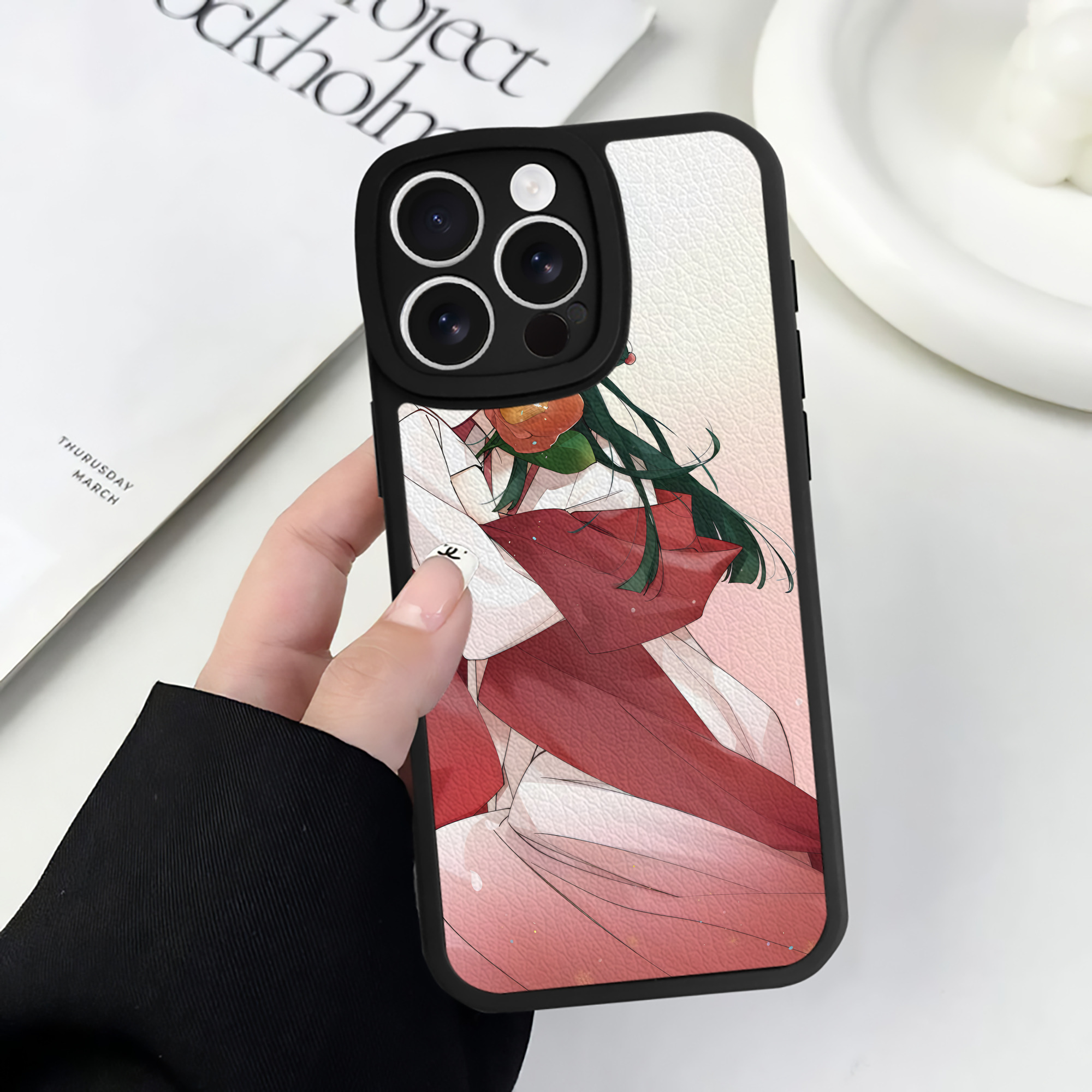 （画像用） 薬屋のひとりごと The Apothecary Diaries 【iPhone 16シリーズ対応】シリコンスマホケース（レザー調） 材質：シリコン